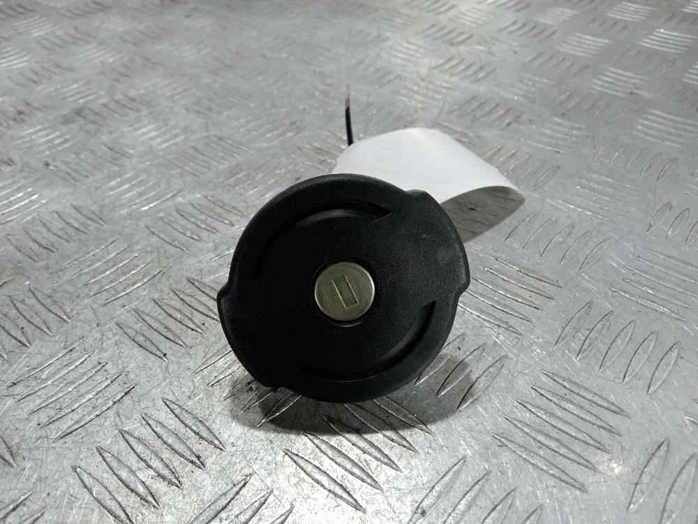 пробка топливного бака Peugeot 5008 1 поколение 2011, цвет - фото №1