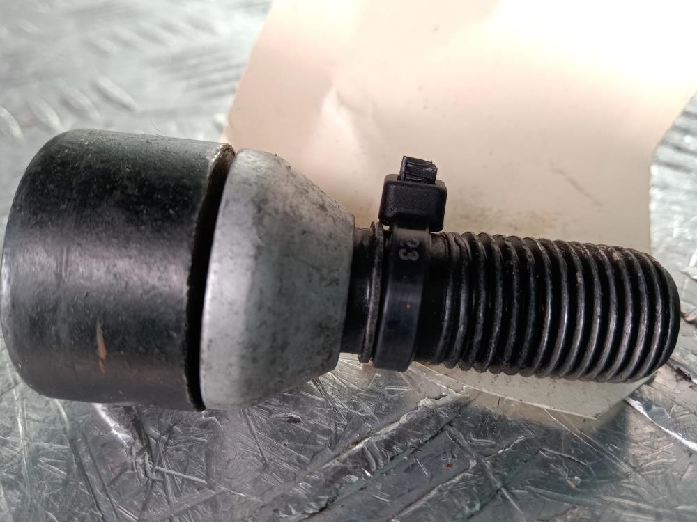 болт колесный Lamborghini Urus 1 поколение 2022, цвет - фото №1