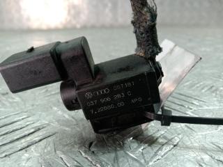 электромагнитный клапан Volkswagen Golf 5 поколение 2007, цвет, 037906283C