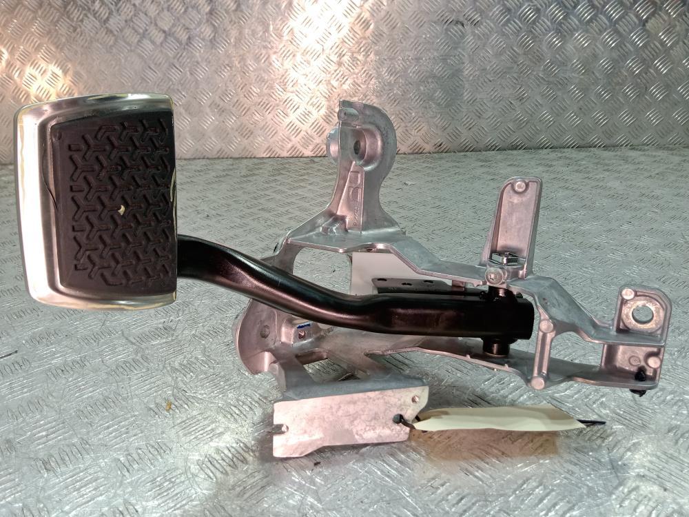 педаль тормоза Audi Q8 1 поколение 2022, цвет, 4M1723117 - фото №1