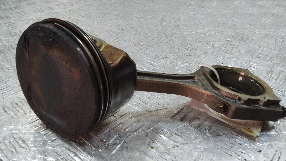 поршень Kia Optima 4 поколение 2015, цвет - фото №1