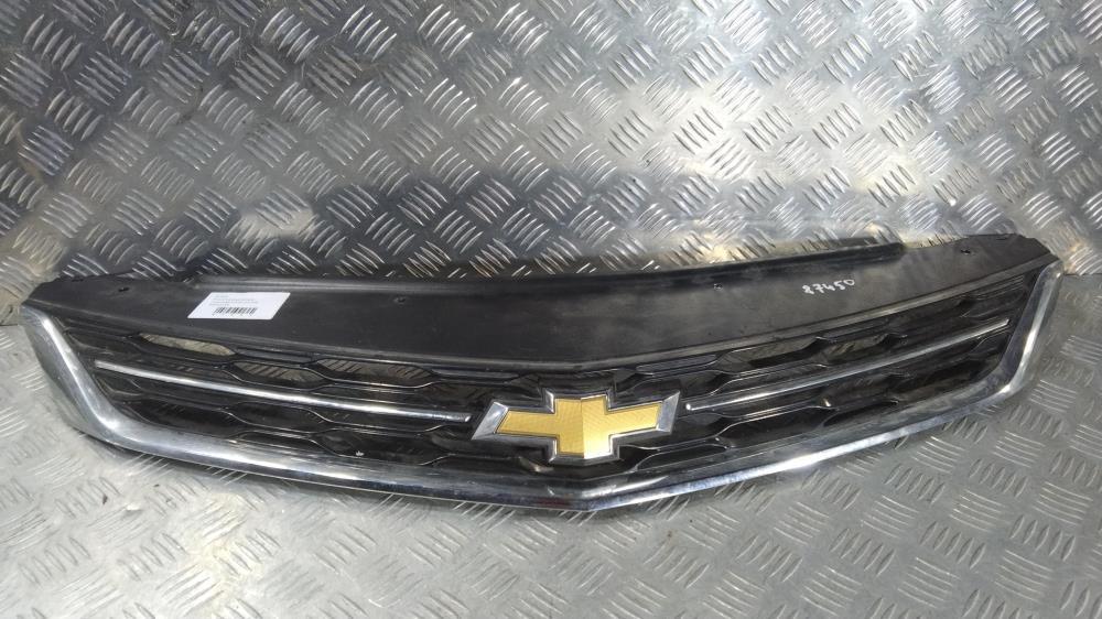 решетка радиатора Chevrolet Cruze 2 поколение 2017, цвет, 84063326 - фото №1