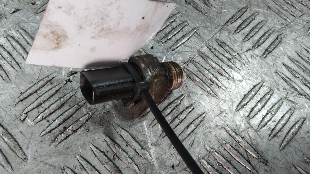 датчик давления масла Chrysler Voyager 3 поколение 1999, цвет - фото №1