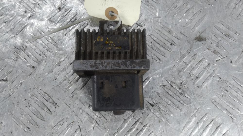реле накала свечей Renault Trafic 2 поколение 2004, цвет, 7700115078 - фото №1