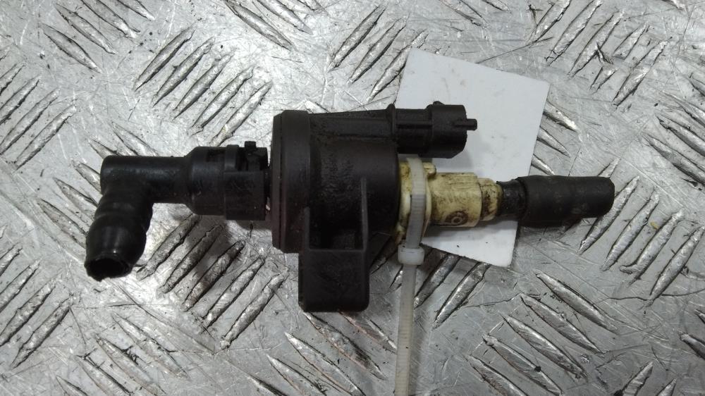 клапан вентиляции топливного бака Chevrolet Captiva 1 поколение 2006, цвет, 12611802 - фото №1