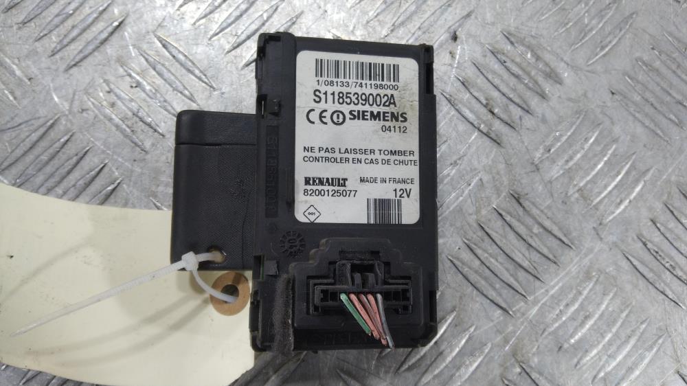 замок зажигания Renault Megane 3 поколение 2008, цвет, 8200125077 - фото №1