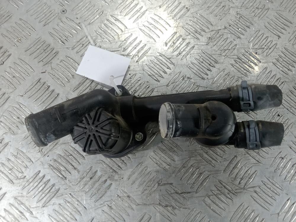 корпус термостата Volkswagen Golf 6 поколение 2011, цвет, 03F121026B - фото №1