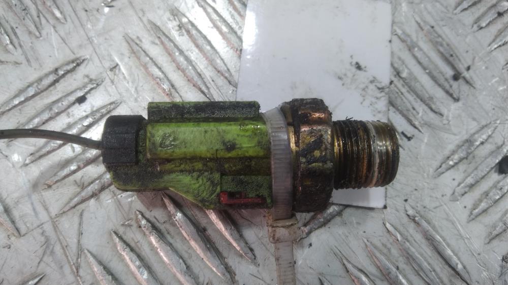 датчик температуры охлаждающей жидкости Chrysler Voyager 4 поколение 2003, цвет - фото №1