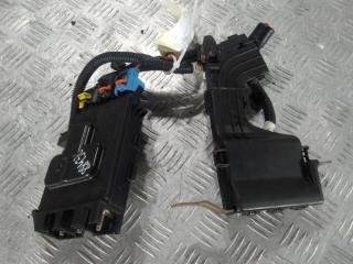 блок предохранителей Renault Megane 3 поколение [2-й рестайлинг] 2015, цвет