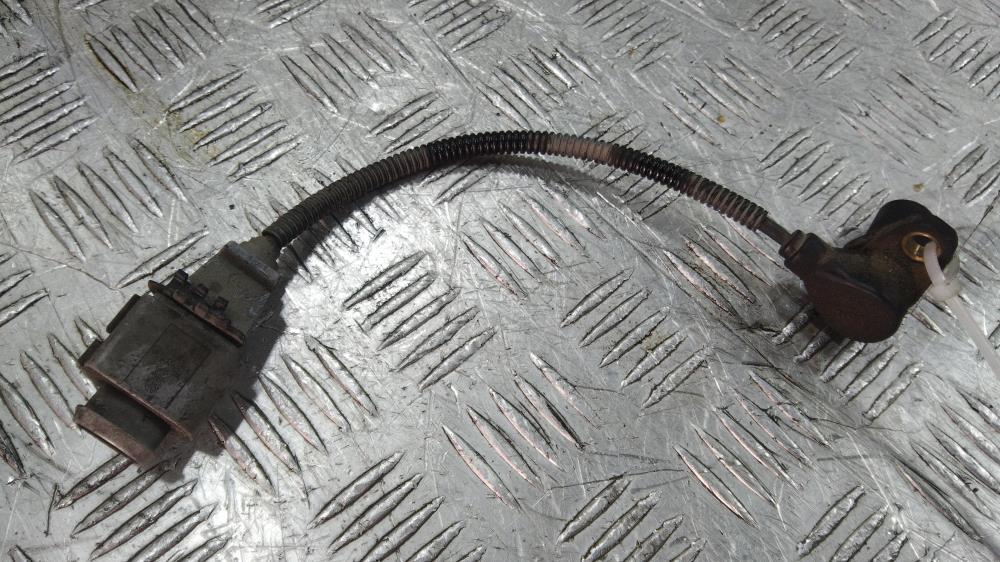 датчик коленвала Volkswagen Golf 5 поколение 2007, цвет - фото №1