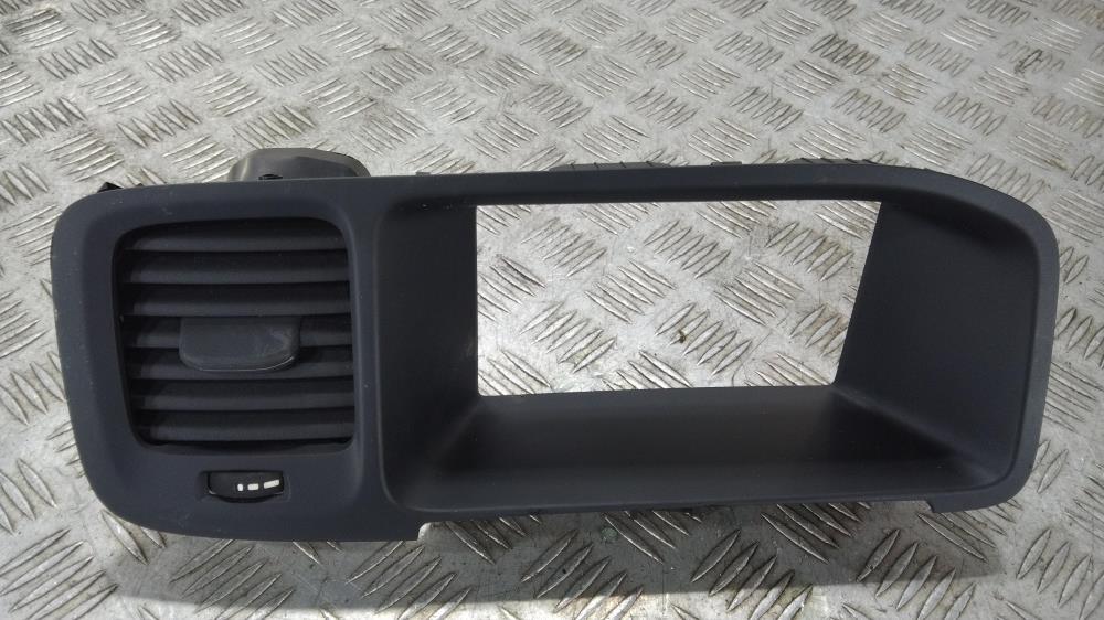 дефлектор обдува салона Volvo V60 1 поколение 2012, цвет, 1281639 - фото №1