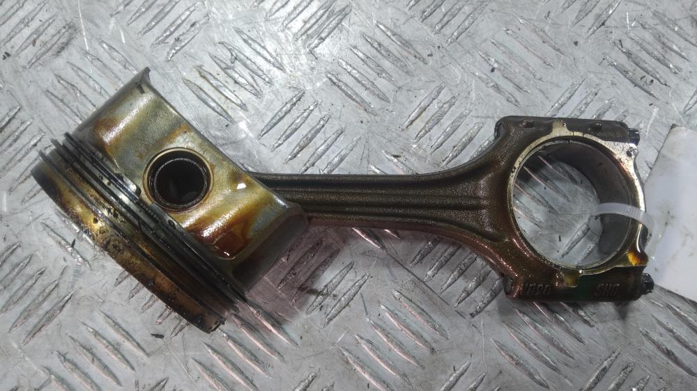 поршень Audi A4 B6 2003, цвет - фото №1