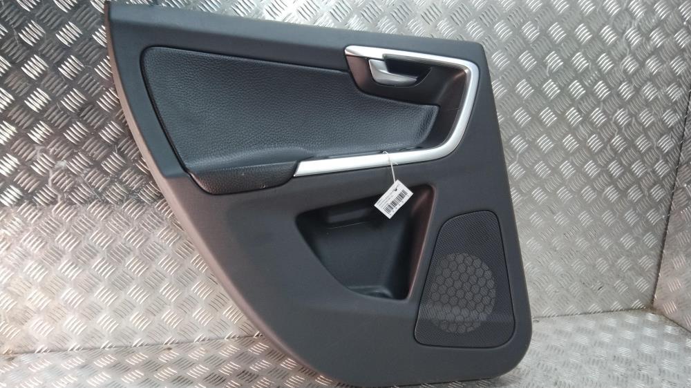 обшивка двери задняя левая Volvo XC60 1 поколение 2010, цвет, внедорожник 5 дв., 8635780 - фото №1