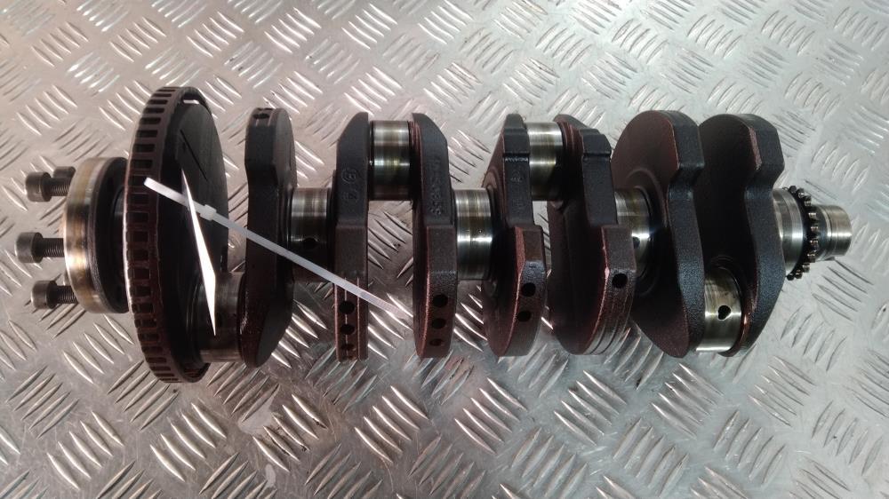 коленвал Audi A4 B6 2003, цвет - фото №1