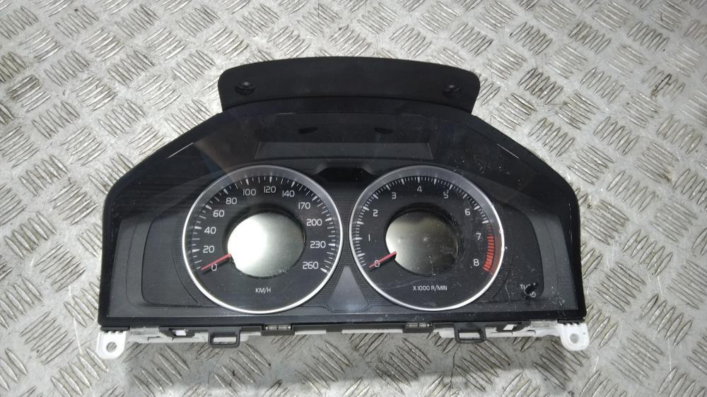 Щиток приборов (приборная панель) Volvo V60 1 поколение 2012, цвет, 31343322AA - фото №1