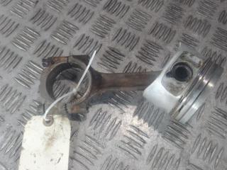 поршень Volvo V70 2 поколение 2000, цвет