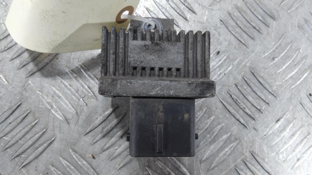 реле накала свечей Renault Trafic 2 поколение 2004, Дизель 1.9, цвет, 9640469680 - фото №1