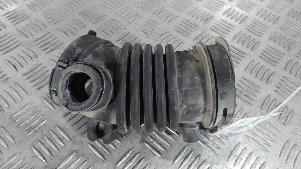 патрубок воздушного фильтра Mazda 3 BL 2008, цвет, LF8J13221 - фото №1