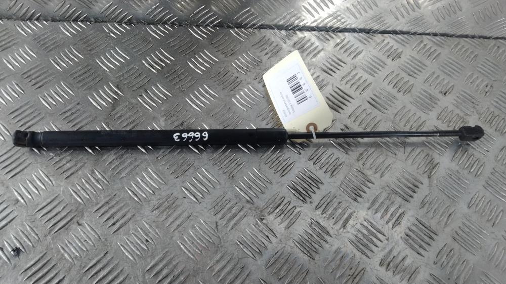 амортизатор капота Mazda 3 BK 2005, цвет - фото №1