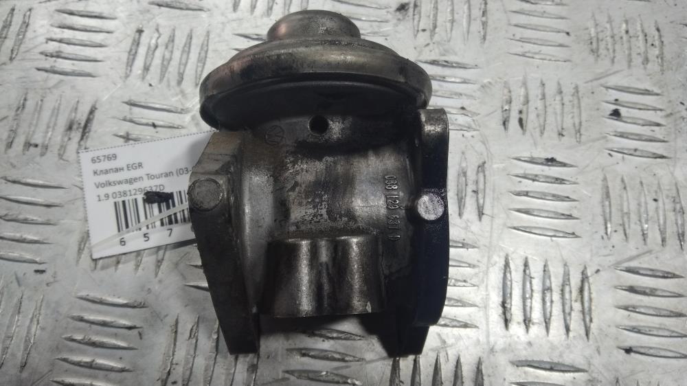 клапан EGR Volkswagen Touran 1 поколение 2003, цвет, 038129637D - фото №1