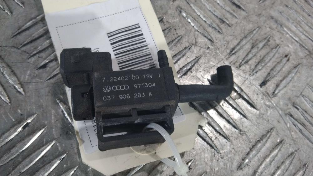 электромагнитный клапан Volkswagen Golf 4 поколение 1997, Бензин 1.6, цвет, 037906283A - фото №1