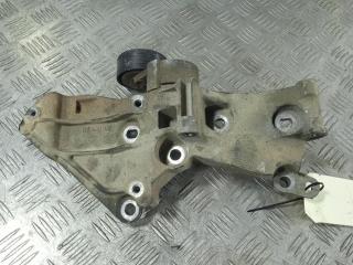 кронштейн генератора Renault Kangoo 1 поколение [рестайлинг] 2006, Дизель 1.5, цвет, 8200365097