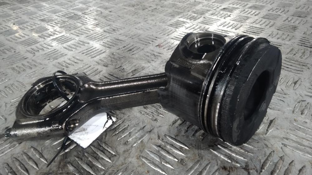 поршень Opel Astra G 2003, цвет - фото №1