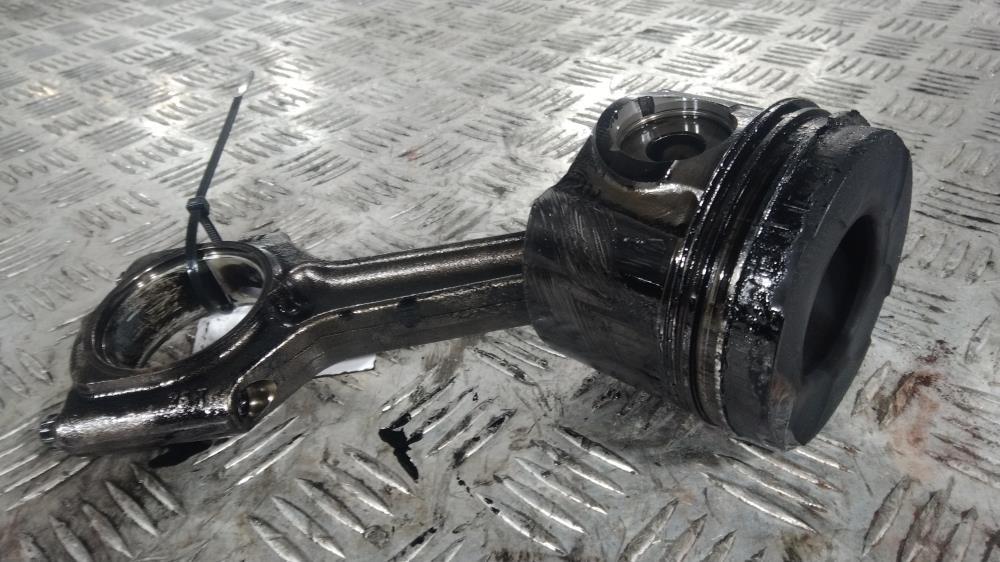 поршень Opel Astra G 2003, цвет - фото №1