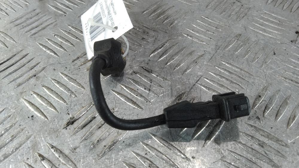 датчик детонации Volkswagen Golf 4 поколение 2001, Бензин 1.8, цвет, 06A905377 - фото №1