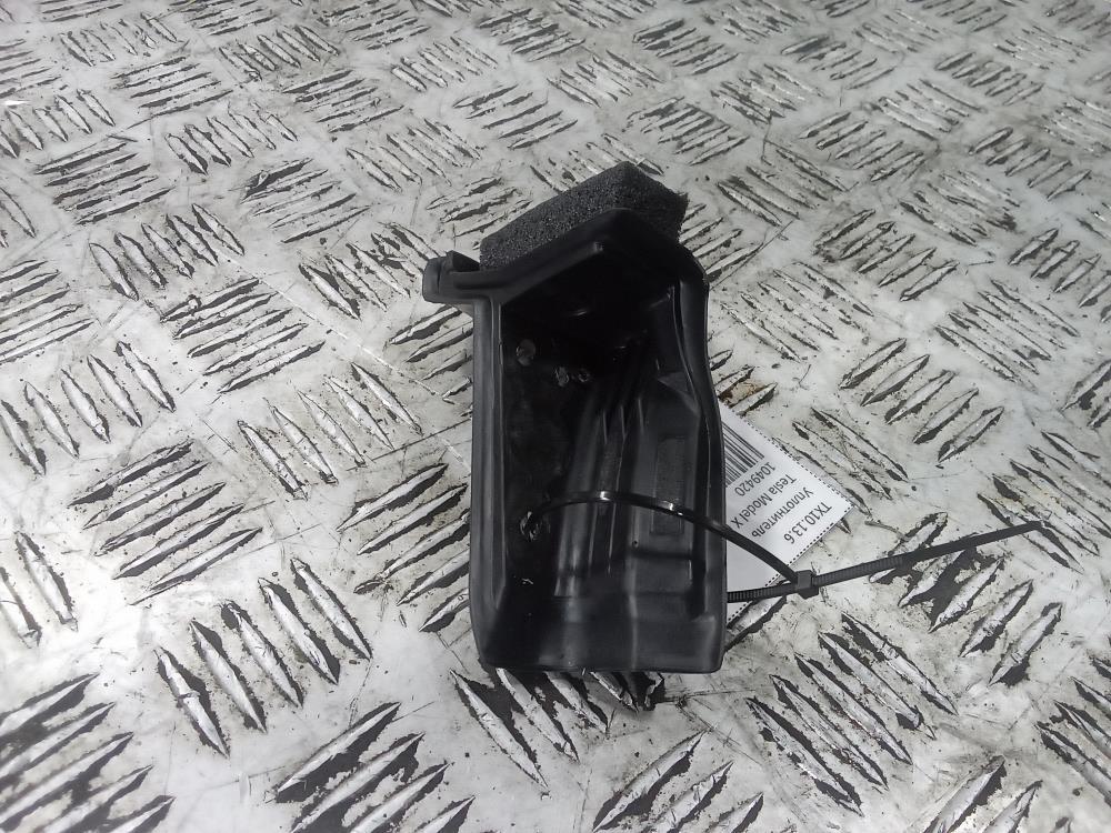 уплотнитель Tesla Model X 1 поколение 2019, Электро , цвет, 1049420 - фото №1