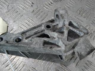 кронштейн двигателя Chrysler PT Cruiser 1 поколение [рестайлинг] 2005, цвет, 4891550AA