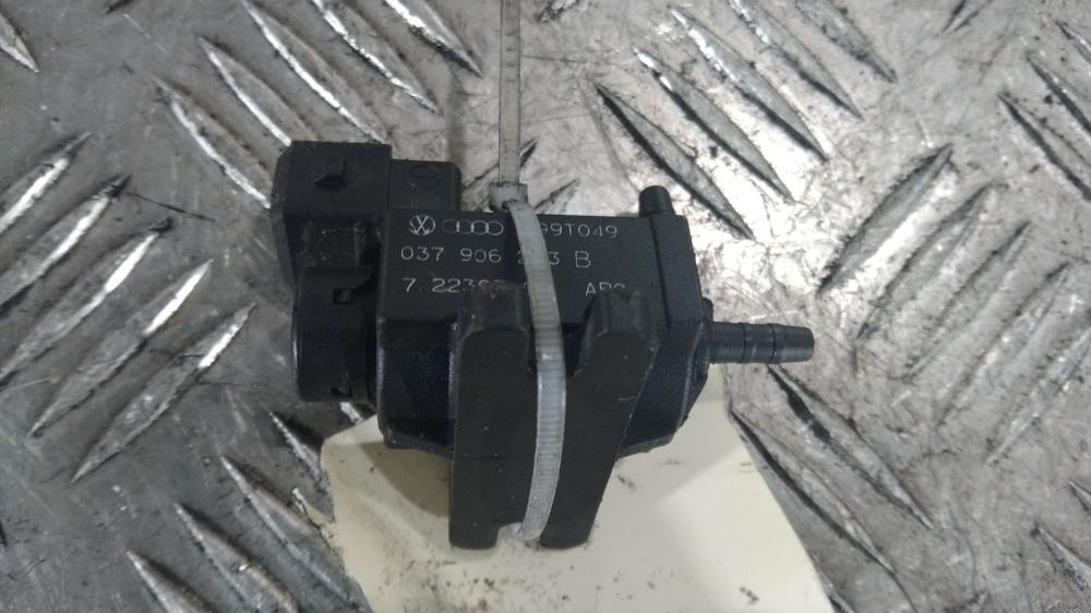 электромагнитный клапан Volkswagen Golf 4 поколение 2001, Бензин 1.8, цвет, 037906283B - фото №1