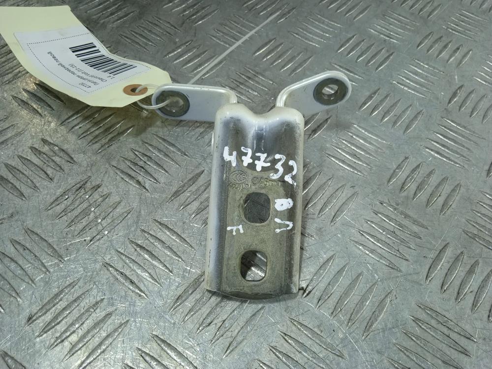 петля двери Chevrolet Volt 1 поколение 2014, цвет - фото №1