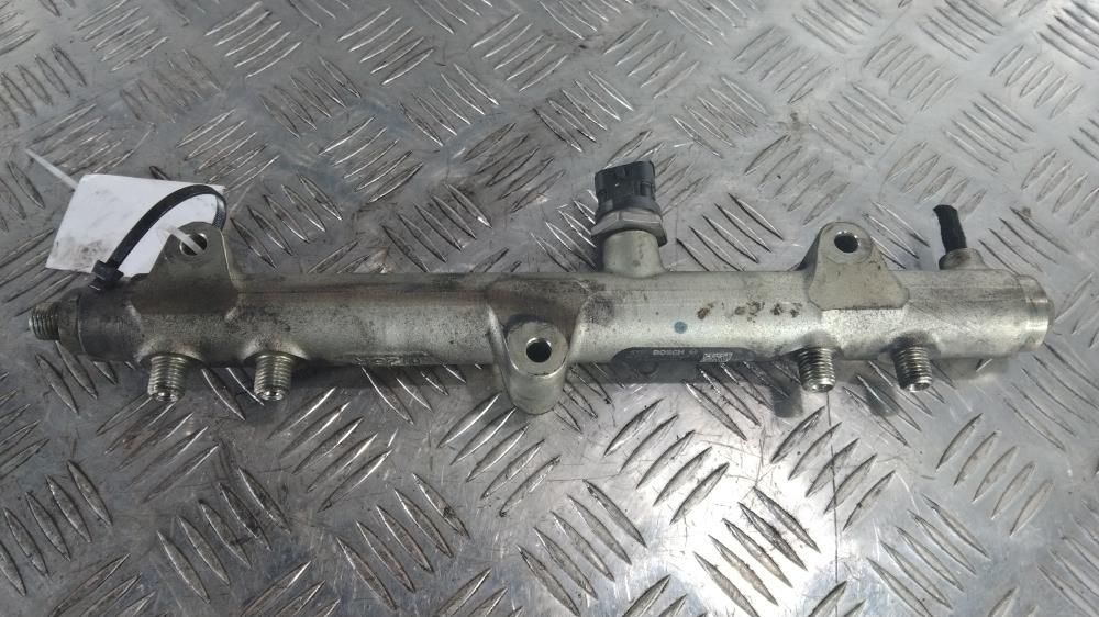 топливная рампа Chrysler Voyager 4 поколение 2003, цвет, 0445214041 - фото №1