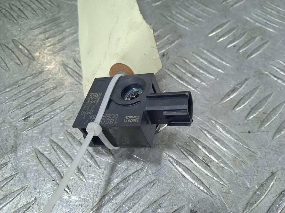 датчик удара Chevrolet Volt 1 поколение 2014, цвет, 13502577 - фото №1