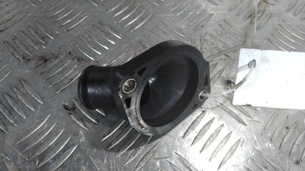 корпус термостата Toyota Prius 2 поколение 2006, Бензин 1.5, цвет - фото №1