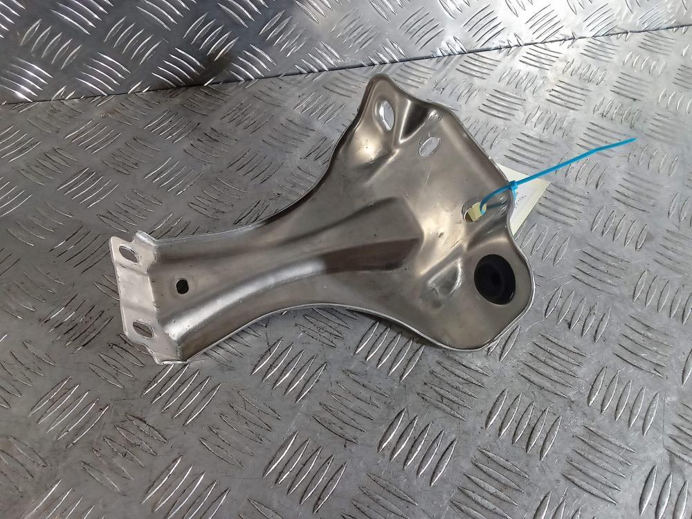 кронштейн (крепление) Tesla Model X 1 поколение 2019, Электро , цвет, 1046405 - фото №1