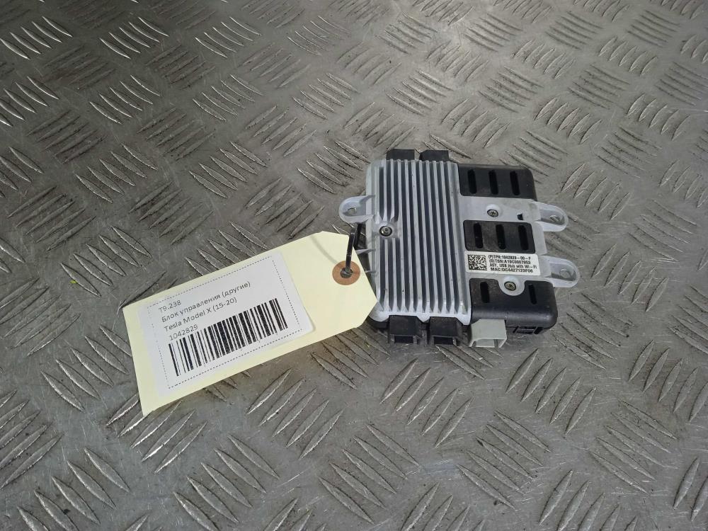 блок управления USB Tesla Model X 1 поколение 2019, Электро , цвет, 1042829 - фото №1