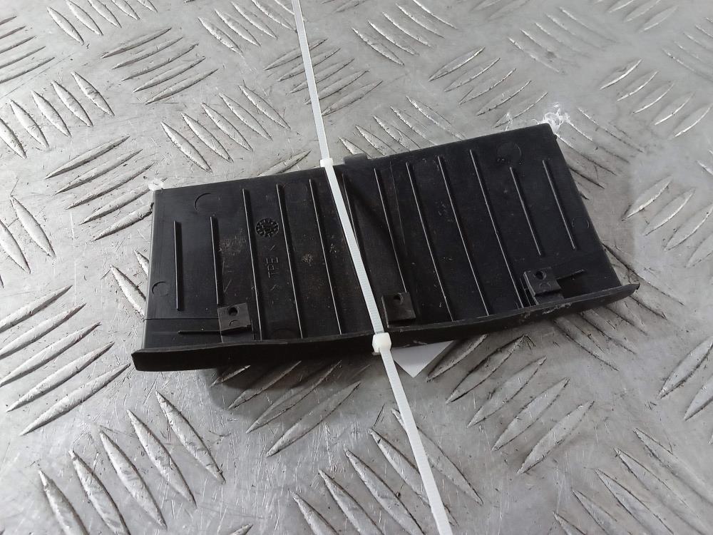 пластик Tesla Model 3 1 поколение 2019, Электро , цвет - фото №1