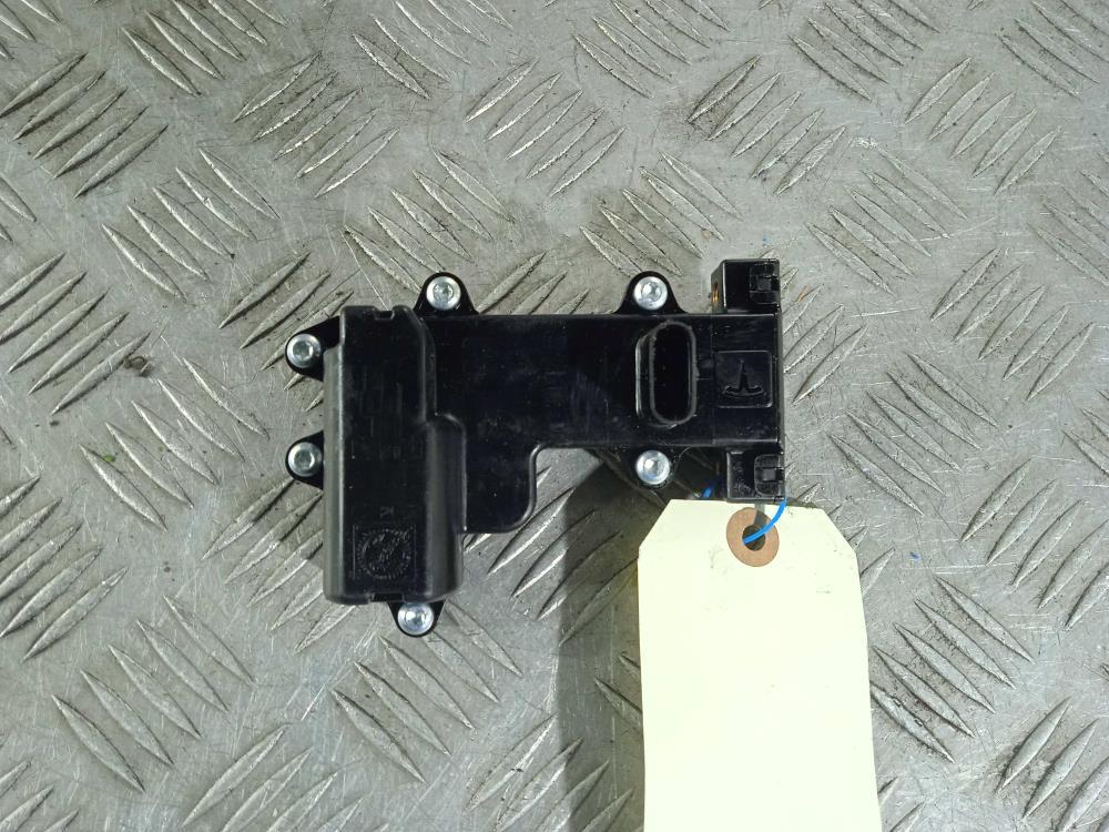 активатор (привод) замка двери Tesla Model X 1 поколение 2019, Электро , цвет, 1045353 - фото №1