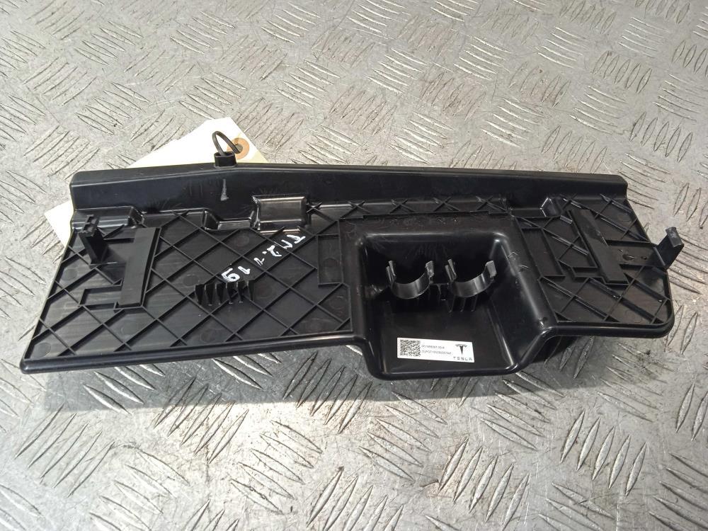 пластик Tesla Model 3 1 поколение 2019, Электро , цвет, 1468367 - фото №1