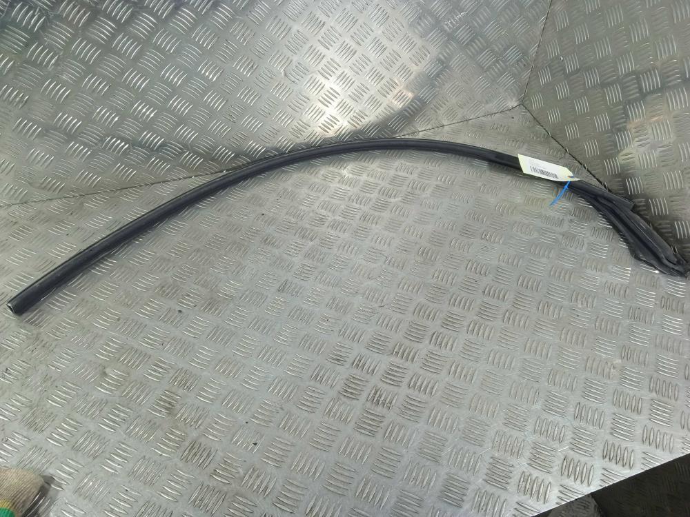 уплотнитель Tesla Model X 1 поколение 2019, Электро , цвет, 1032146 - фото №1