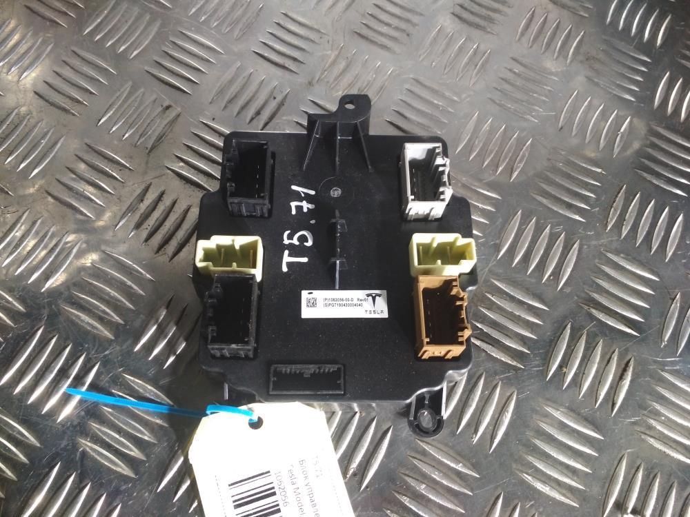 модуль управления двери Tesla Model X 1 поколение 2019, Электро , цвет, 1062056 - фото №1