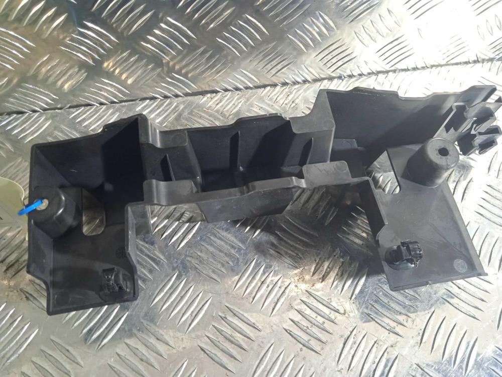 кронштейн (крепление) Tesla Model X 1 поколение 2019, Электро , цвет, 1060170 - фото №1