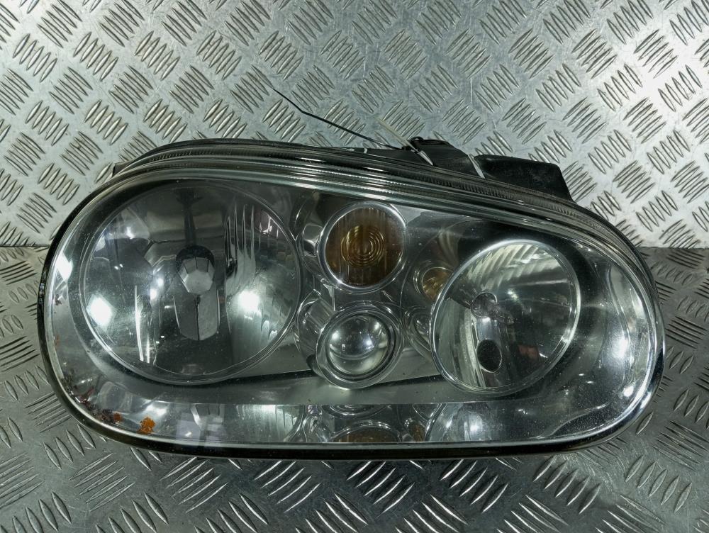 фара правая Volkswagen Golf 5 поколение 2004, цвет - фото №1