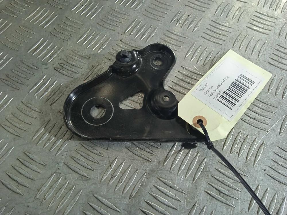 пластик Tesla Model 3 1 поколение 2019, Электро , цвет, 1044576 - фото №1