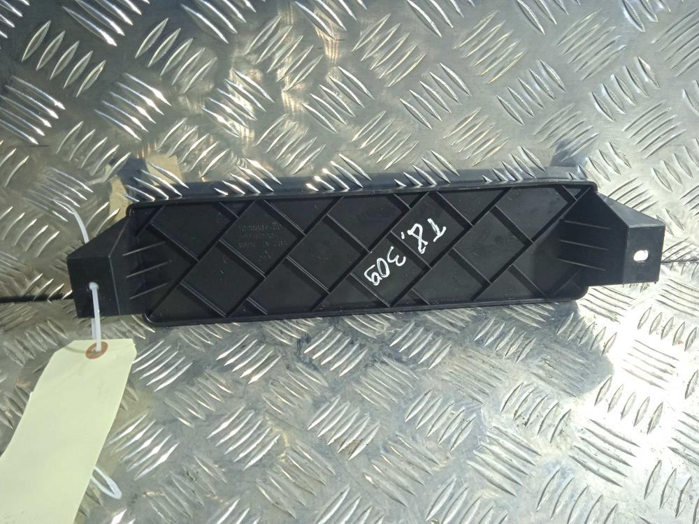 пластик Tesla Model X 1 поколение 2019, Электро , цвет, 1028867 - фото №1