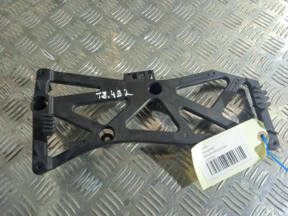 кронштейн (крепление) Tesla Model X 1 поколение 2019, Электро , цвет, 1077423 - фото №1