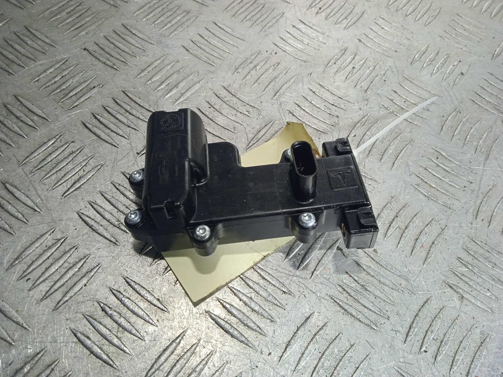 Привод замка двери передней правой Tesla Model X 1 поколение 2019, Электро , цвет, 1045354 - фото №1