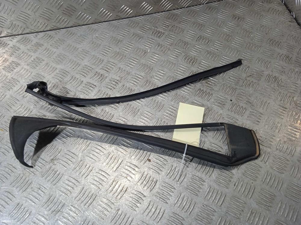 уплотнитель Tesla Model X 1 поколение 2019, Электро , цвет, 1032153 - фото №1